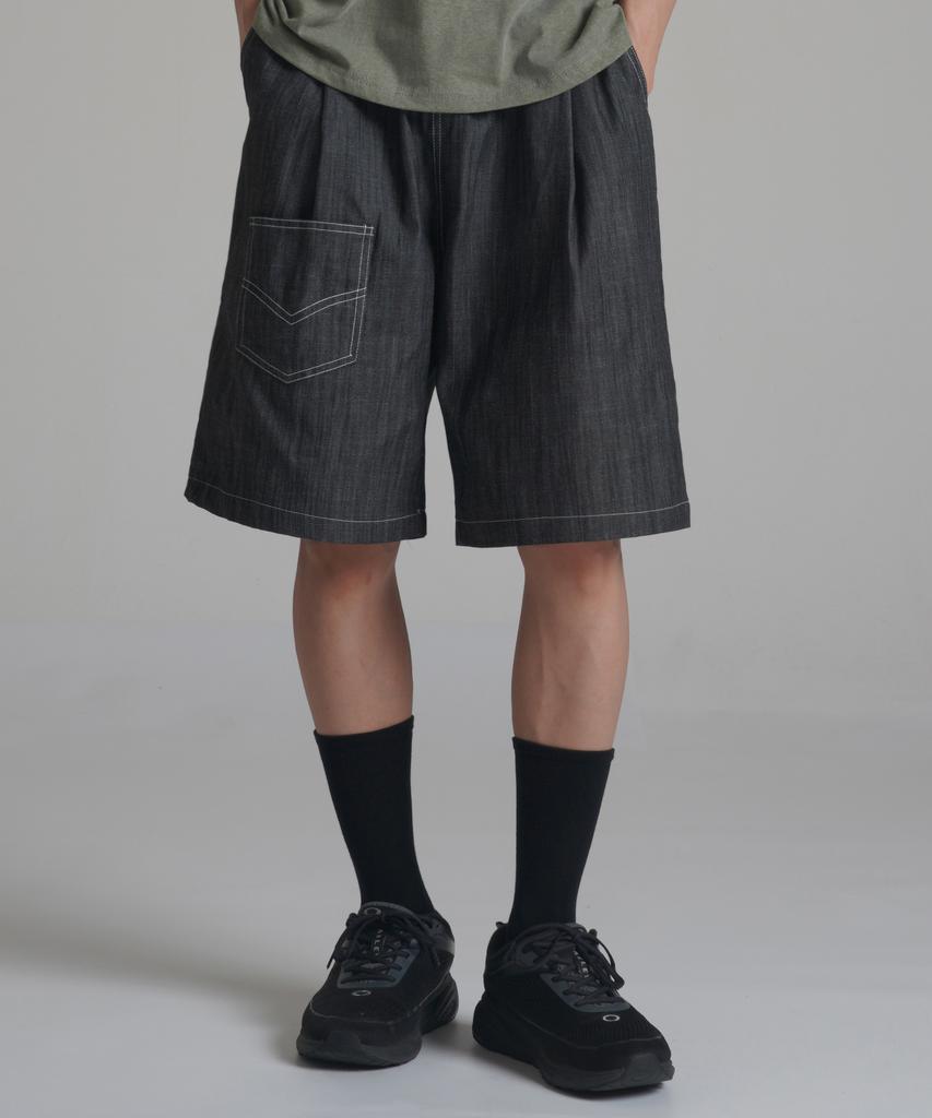 Noming Denim One-Pleat Pocket Wide Bermuda Shorts - Black