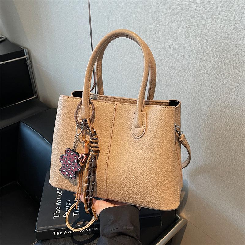 Retro Bag Women's Autumn and Winter 2025 New Versatile Casual Shoulder Messenger Bag Premium Texture Portable Tote Bag