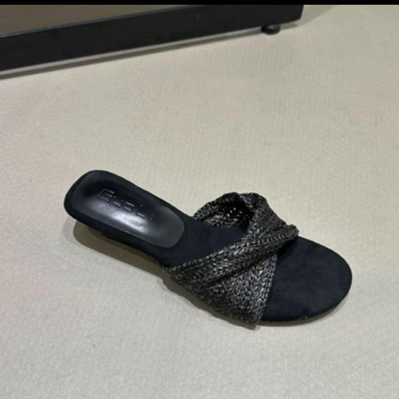 Fashion Female Summer Beach Slides With Low Heel Slippers Wedges Shoes For Women Fashion Round Toe Ladies Wedges Slippers Sandals Shoes