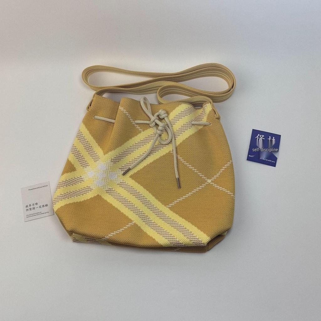 Nowa Dwukolorowa Torba Kwiatowa ze Sznurkiem: Elegancka pleciona torebka damska na ramię w stylu miejskiego szyku