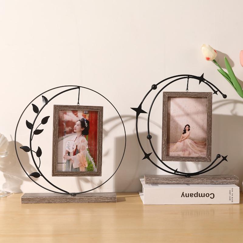 6-inch Wrought Iron Photo Frame Hollow Pull-out Design Metal Frame for Home Bedroom Desk Decoration Personal Photo Decoration