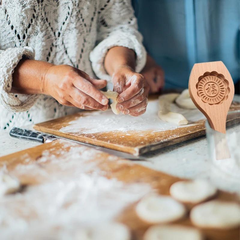 Wooden Mooncake Mold for Mid-Autumn Festival round Flower Moon Fondant Cake Mould DIY Hand Pressure Kitchen Baking Tool
