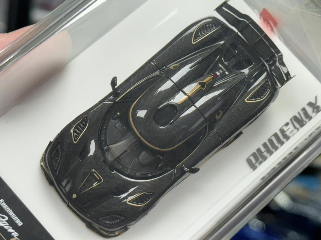 1:64, Golden Phoenix, Resin Static Miniature Simulation Car Collectible Toy Model, Adult Collectible Decorative Item.