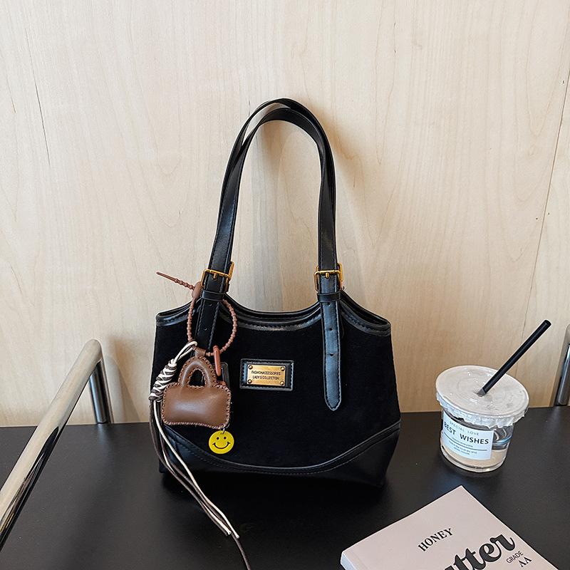 Large capacity bag women's autumn and winter 2025 new matte retro shoulder armpit bag casual work commuter tote bag