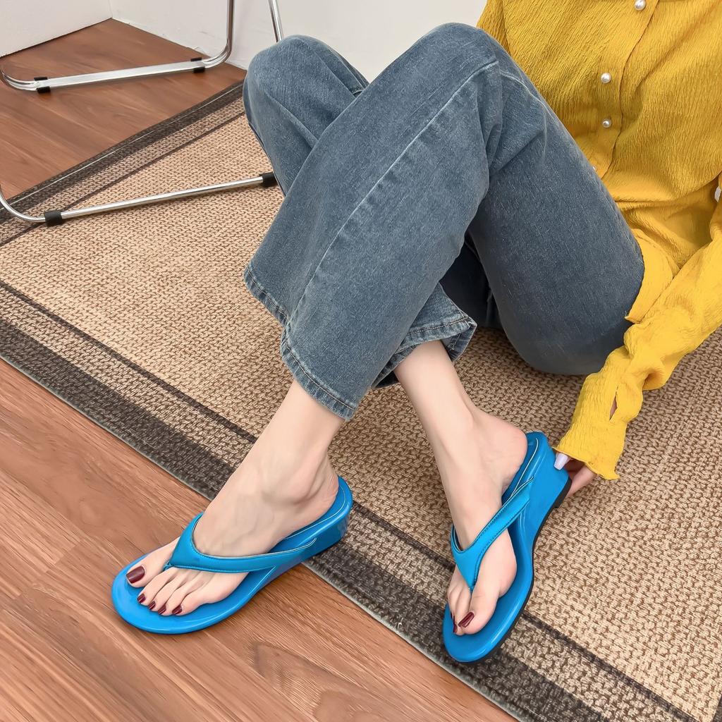 Flip-flops Women Wear Thick-soled Heel Sandals Women Are Not Tired In Summer, Flat-soled Women's Shoes Are Versatile and Advanced