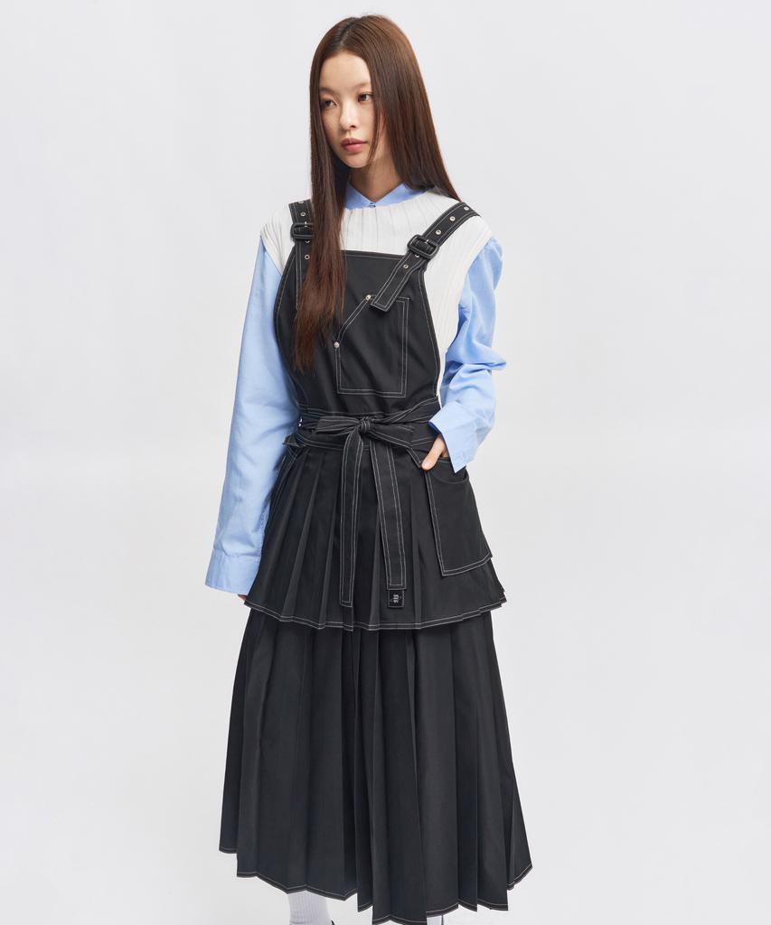 Eipeuleonwei Dark Pleated Apron Dress