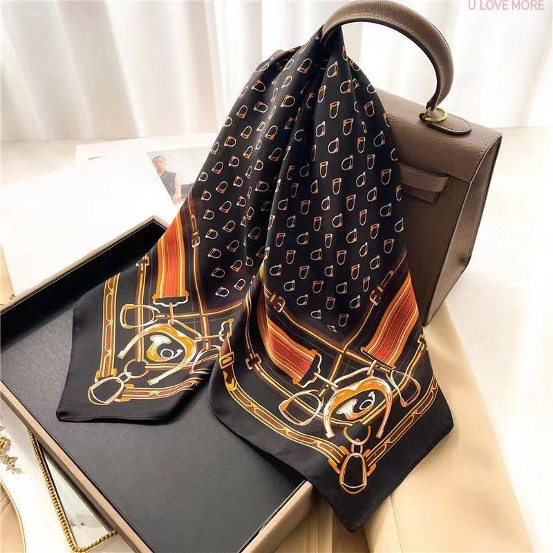 Lite firkantet skjerf nytt silkeskjerf kvinnelig mote allsidig flyvertinne lite halstørkle varmt skjerf