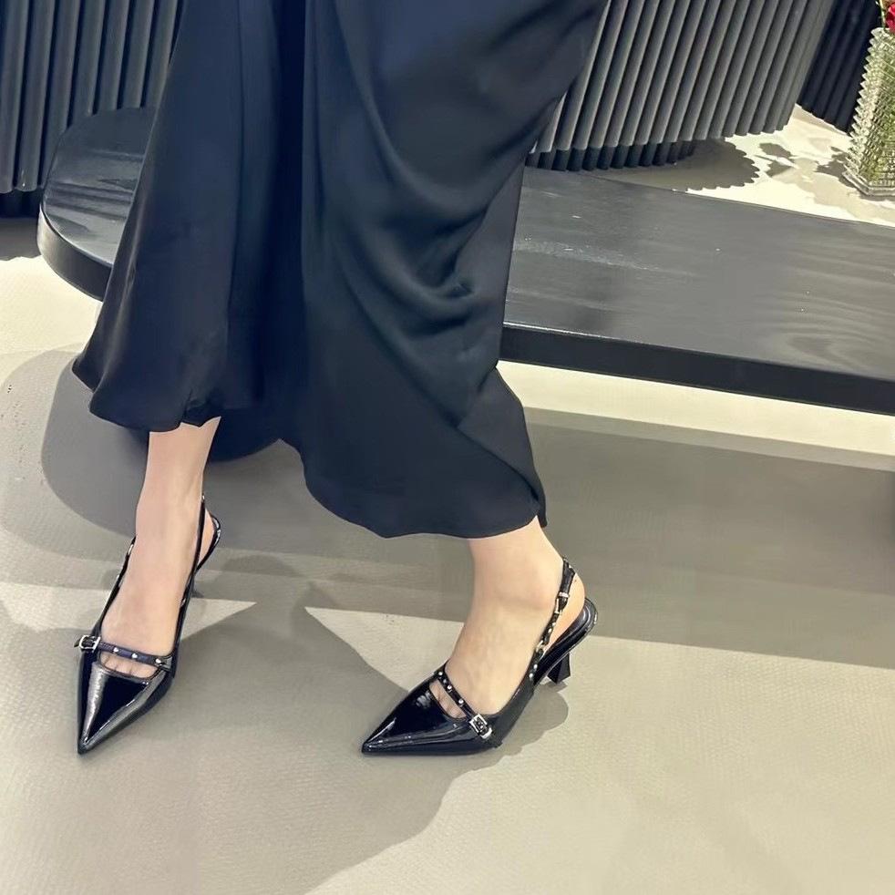 

High heel single shoes pointed shoes women s silver bag head rivet sandals 35 чорний