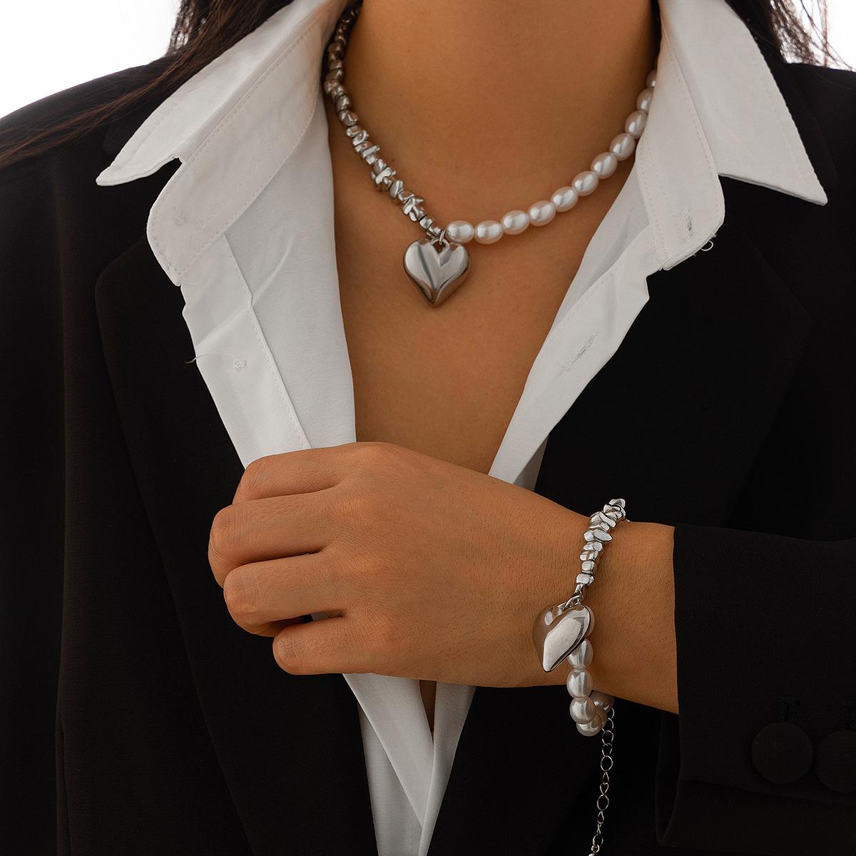 Retro Sweet Irregular Imitation Pearl Mixed Color Woven Necklace 2025 Women s Simple Sweet Heart Pendant Fashion Jewelry
