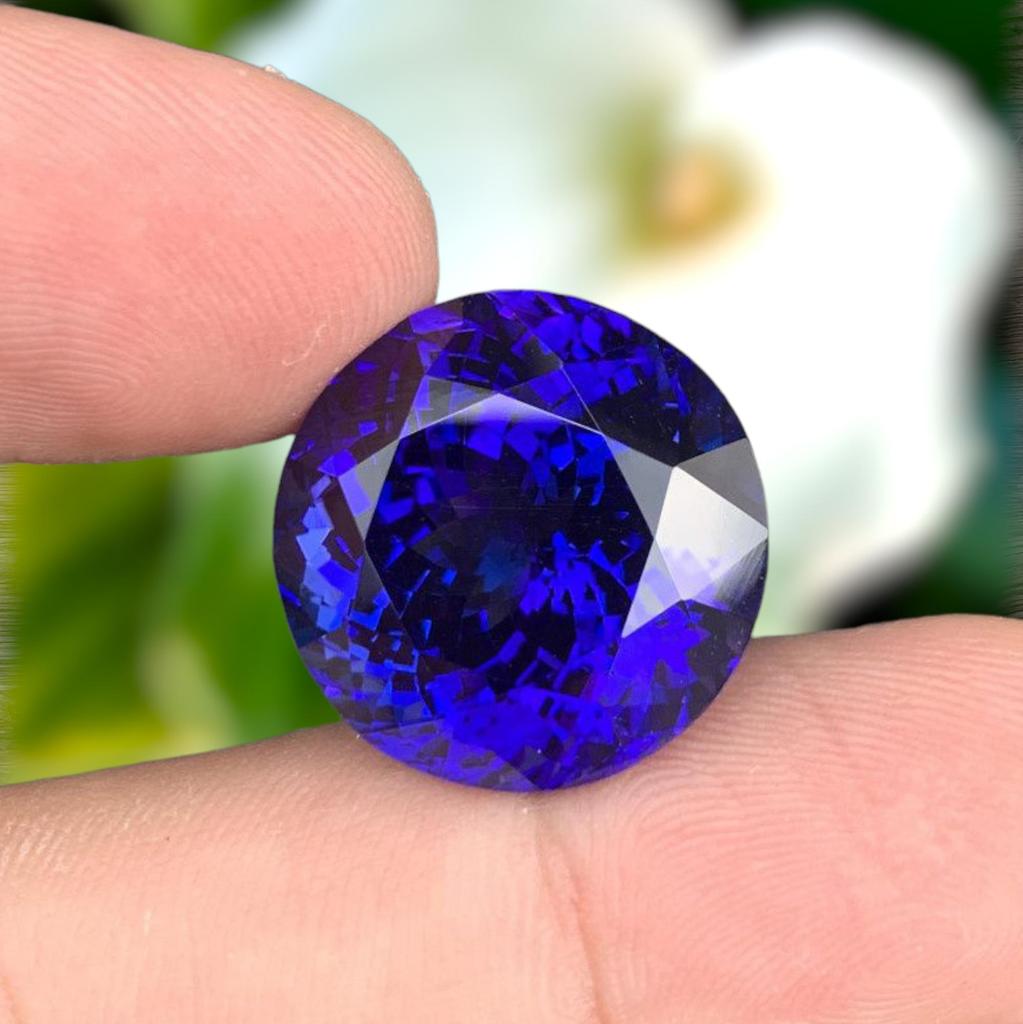 Top Fine D Color Natural Tanzanite Gemstone, Loose Round Cut 14-15 Carat Average Size Gemstone.