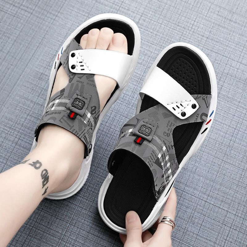 

Сандалі чоловічі літній тренд верхній одяг чоловічі для водіння двоцільові нековзні зносостійкі на м якій підошві спортивні пляжні круті шльопанці 44 сірий колір