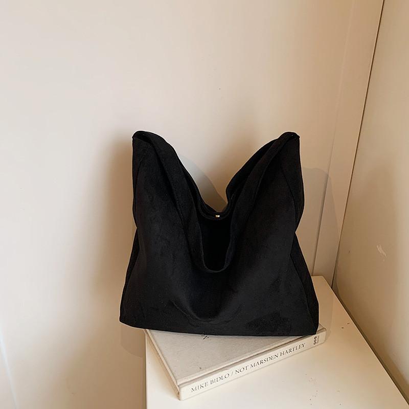 

Chic Black Brown And Coffee Colored Tote Bag With Spacious Design And Trendy Aesthetic чёрный