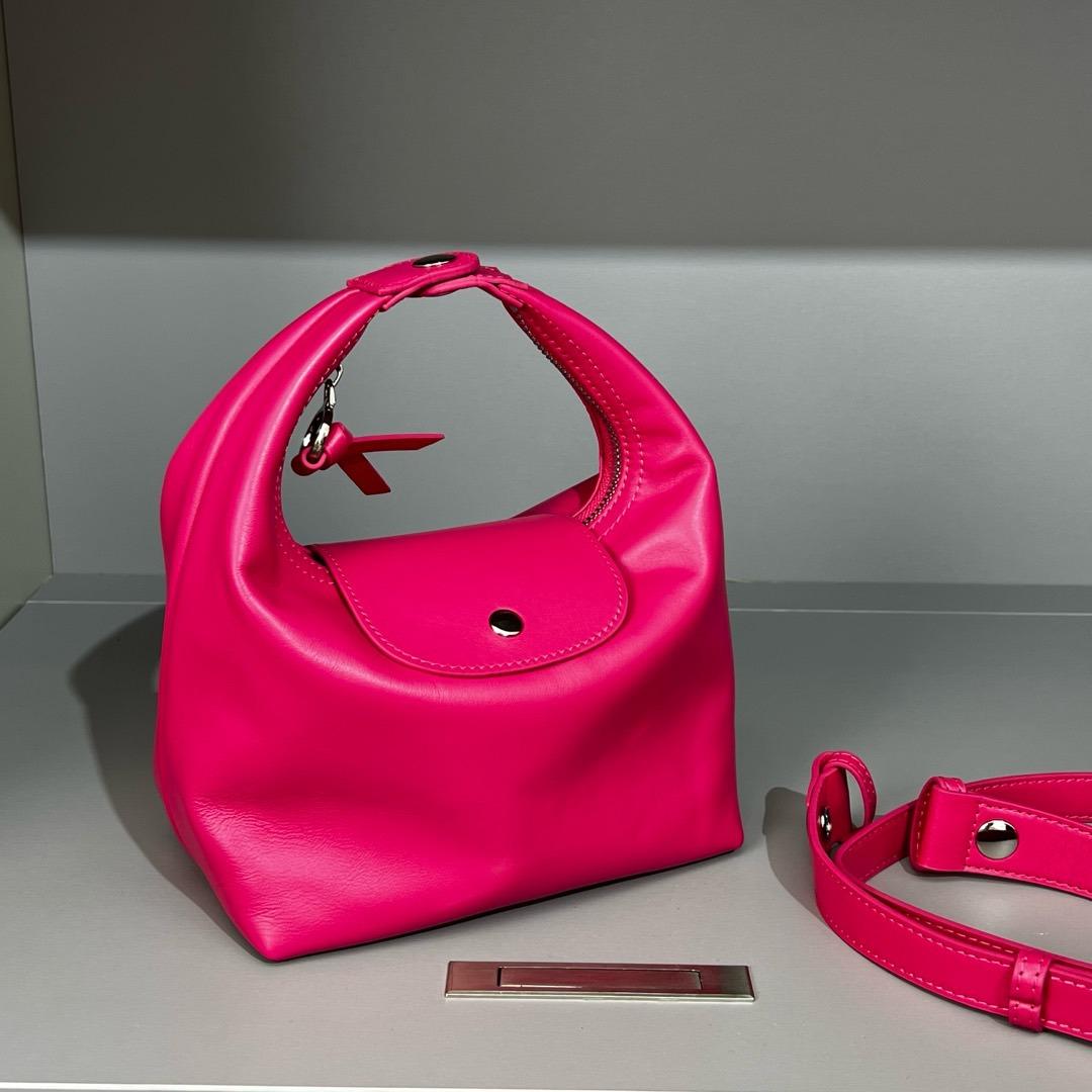 

Сумка-ланч-бокс Cross Border Direct, сумка через плечо с верхним слоем из овчины, ручная мини-сумка-коробка, косметичка, новая модель 2025 года 18x12x18cm красный