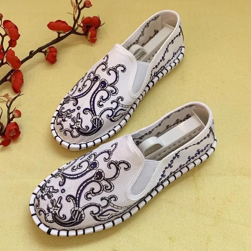 Fashion 2025Shoes for Women Sneakers Men Ethnic Style Embroidery Chinese style Streetwear Fashion Casual Vintage Old Beijing Shoes