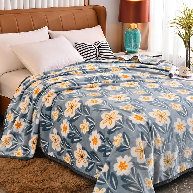 White Floral Throw Blanket Luxury Warm Fuzzy Soft Cozy Flannel Blanket for Home Sofa Couch Chair Decorative Bedroom Bed Blankets