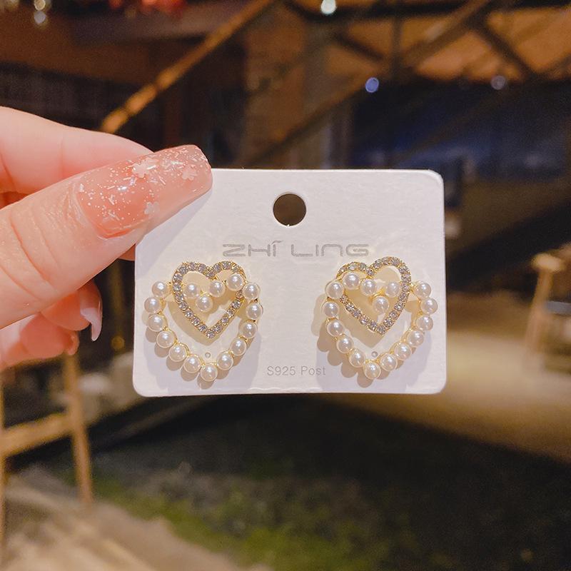 S925 Silver French Retro Heart Pearl Stud Earrings for Women