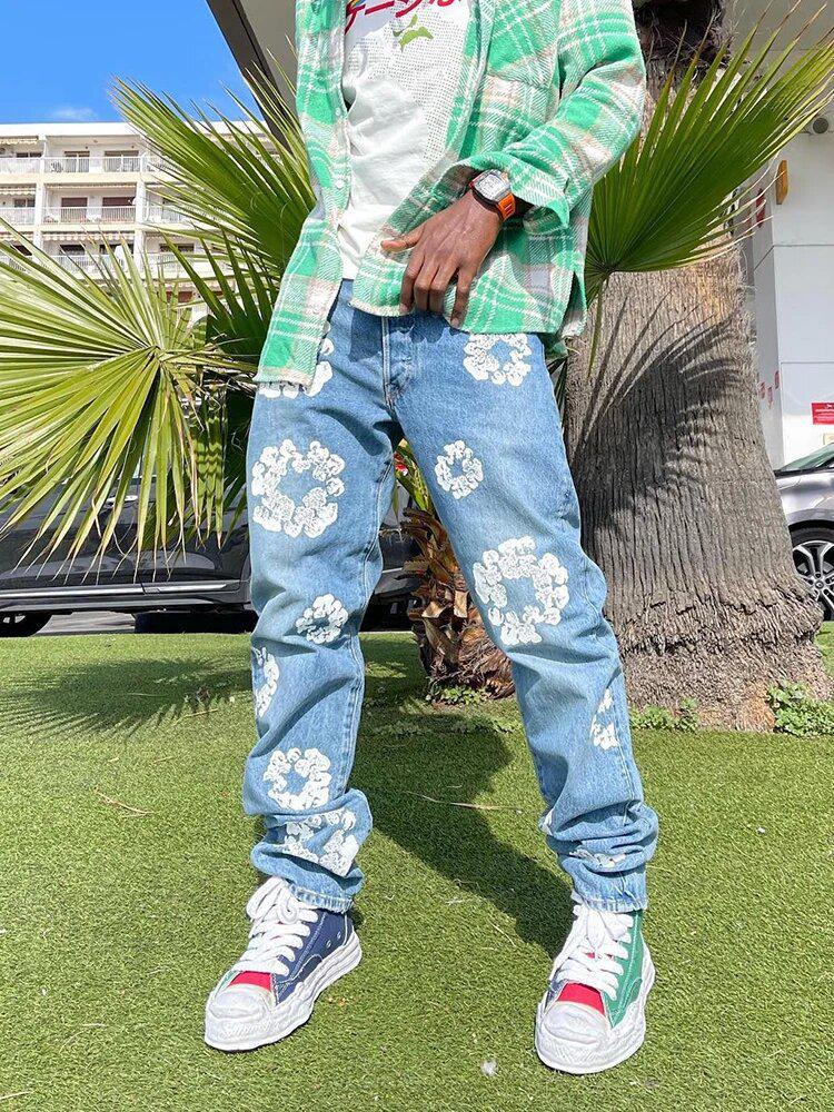 

Мужские вышитые узкие джинсы в корейском стиле Medium светло-синий