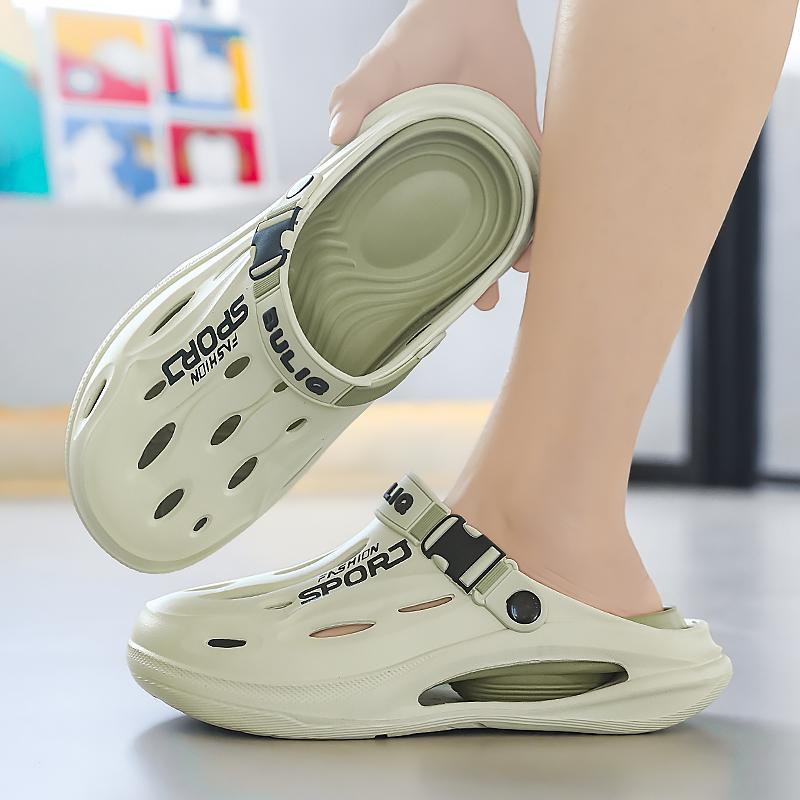 Men's Clogs Summer Wear Resistant Non Slip Sports Beach Shoes Soft Soled Comfortable Men's Shoes Driving
