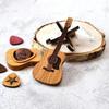 Vetrina Espositore per Plettri di Chitarra e Basso, Organizer in Legno con Supporto a Forma di Chitarra, per Conservazione ed Esposizione Plettri