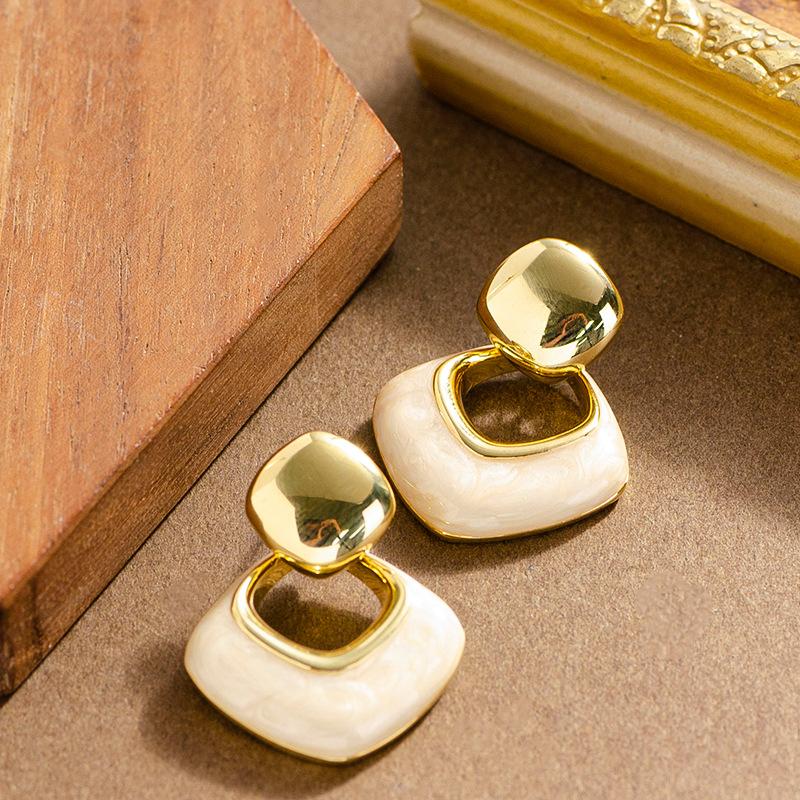 

Модні сережки-краплі для жіночих прикрас білий