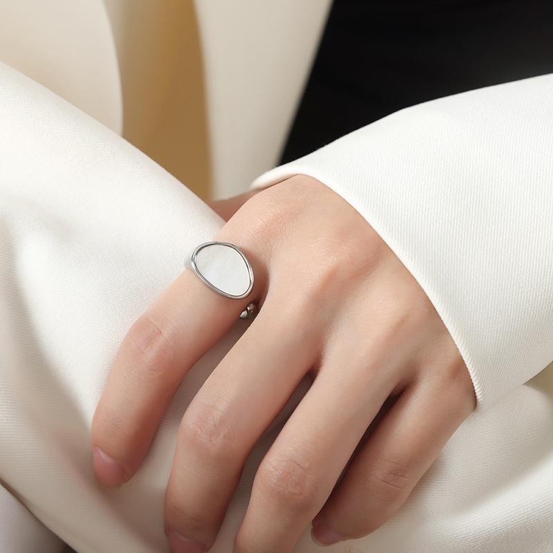 European & American Luxury Titanium Gold-Plated White Mother-of-Pearl Open Ring for Women