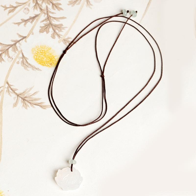 Handcrafted Natural Chalcedony Pendant Necklace Adjustable Natural Stone Clavicle Chain Accessory For Women