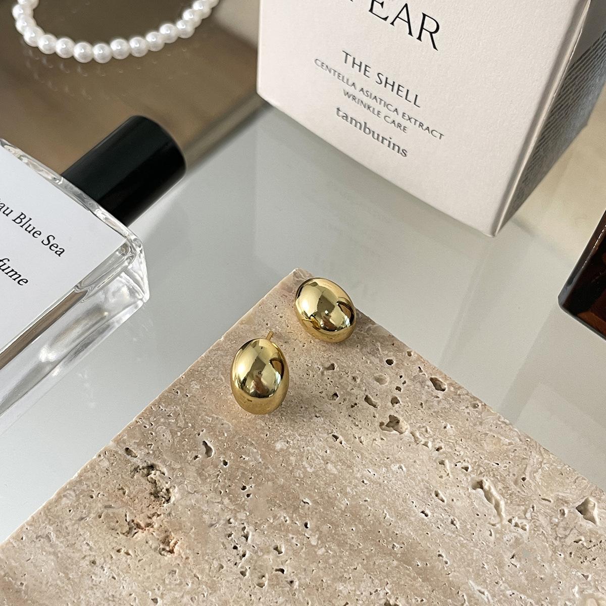 

Простые маленькие серьги-пусеты в виде толстых бобов для женщин, легкая роскошь, высокий класс, модные и изысканные новые серьги 925 silver needles