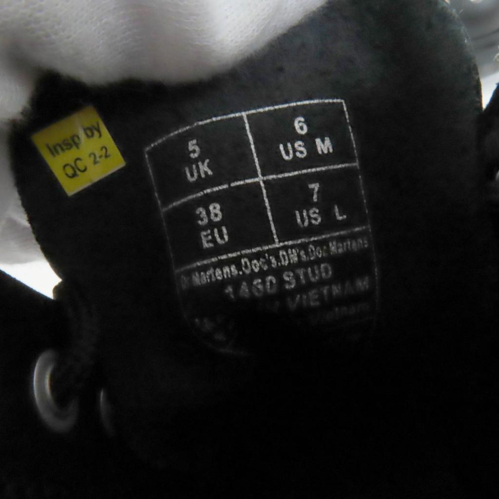 Pristine Dr.Martens short boots 1460 STUD 8-hole Black Silver leather 27040001 Used