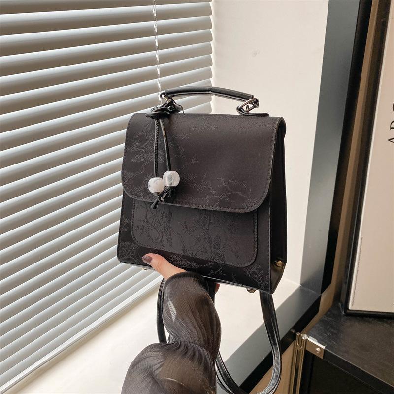 Yeni Çin Tarzı İşlemeli Sırt Çantası Kadın Sonbahar Modası Kişiselleştirilmiş Kolej Tarzı Sırt Çantası Küçük Kare Çanta