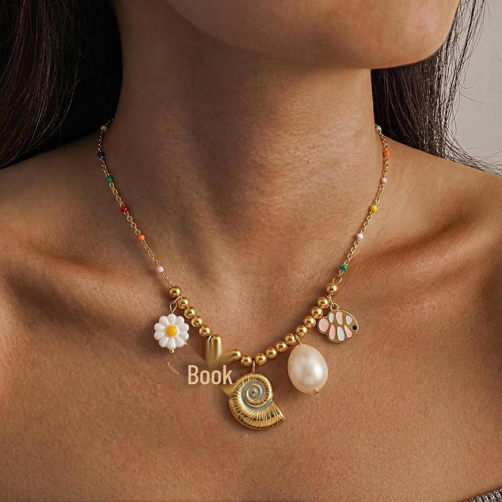 European & American Ocean Beach Style 18K Gold Seashell Pendant Necklaces for Women, Stainless Steel, Light Luxury.