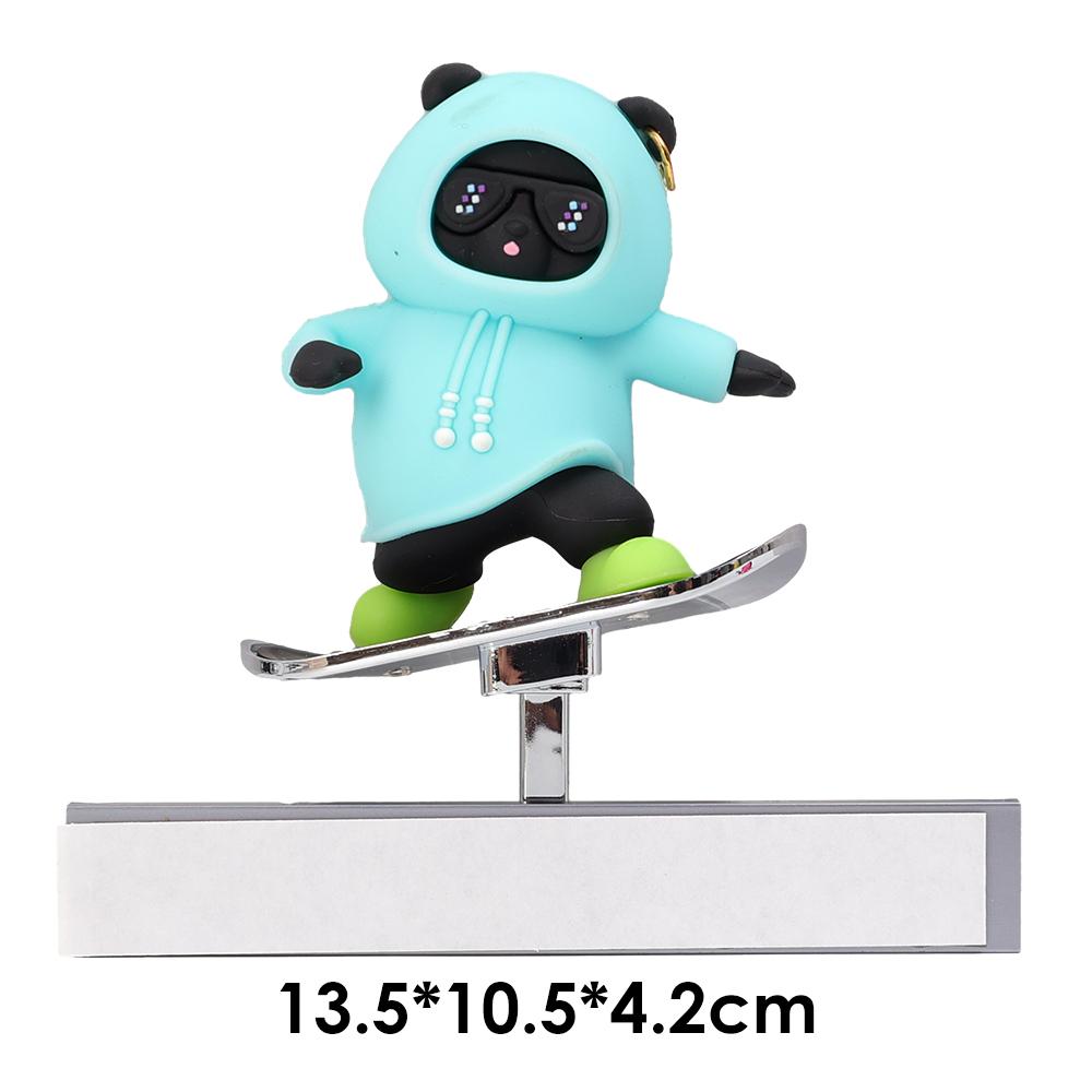 Dynamická ozdoba medvěda do auta Automatická obrazovka centrálního ovládání Ozdoba klouzajícího medvěda na skateboardu Auto Interiérové dekorativní doplňky