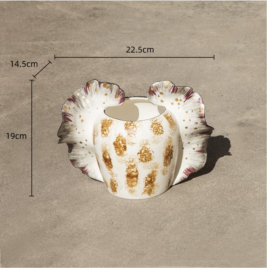 Creative Hand-painted Ceramic Vases Wavy Patterned Wings Ceramic Handicraft Floral Arrangement Accessories Home Decoration