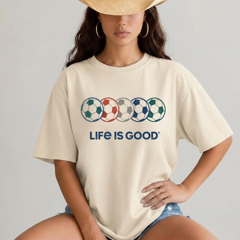Life Is Good Soccer T-Shirt – Vintage Soccer Ball Graphic Tee, Retro Football Fan Shirt, Minimal Sports Aesthetic Unisex Tee 2XL