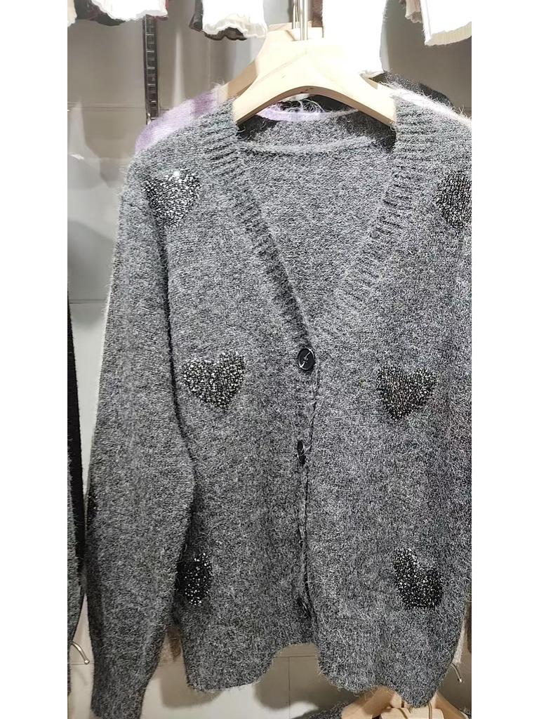 2025 Herbst/Winter Koreanischer Stil V-Ausschnitt Herz Pailletten Strick-Cardigan für Damen