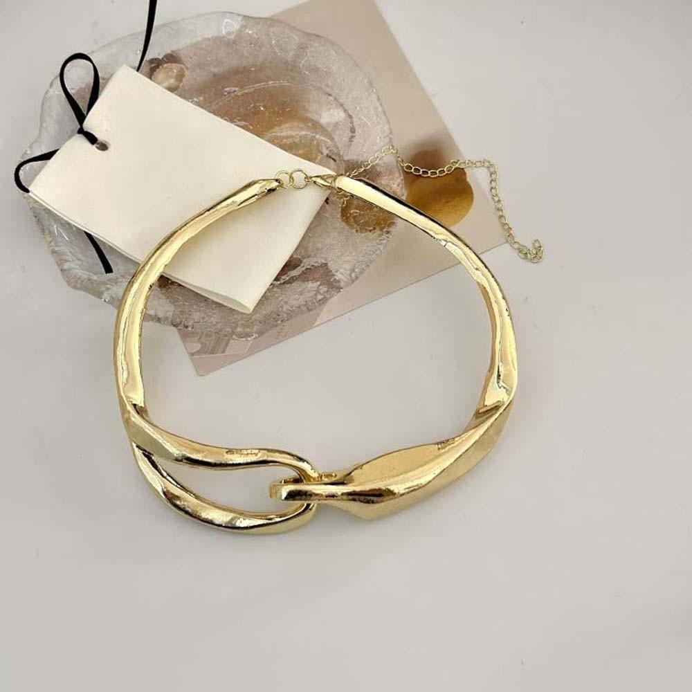 

High-Polished Finish Chunky Hinged Necklace Molten Metal Collar Edgy Streetwear Look золотистий