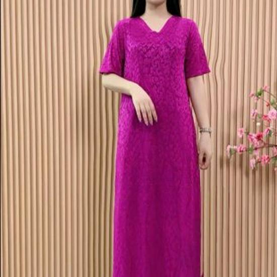 

Elegant Summer Mid-Length Short-Sleeve Jacquard Dress for Mothers 3XL (approx. 60-67.5 kg) розы красного