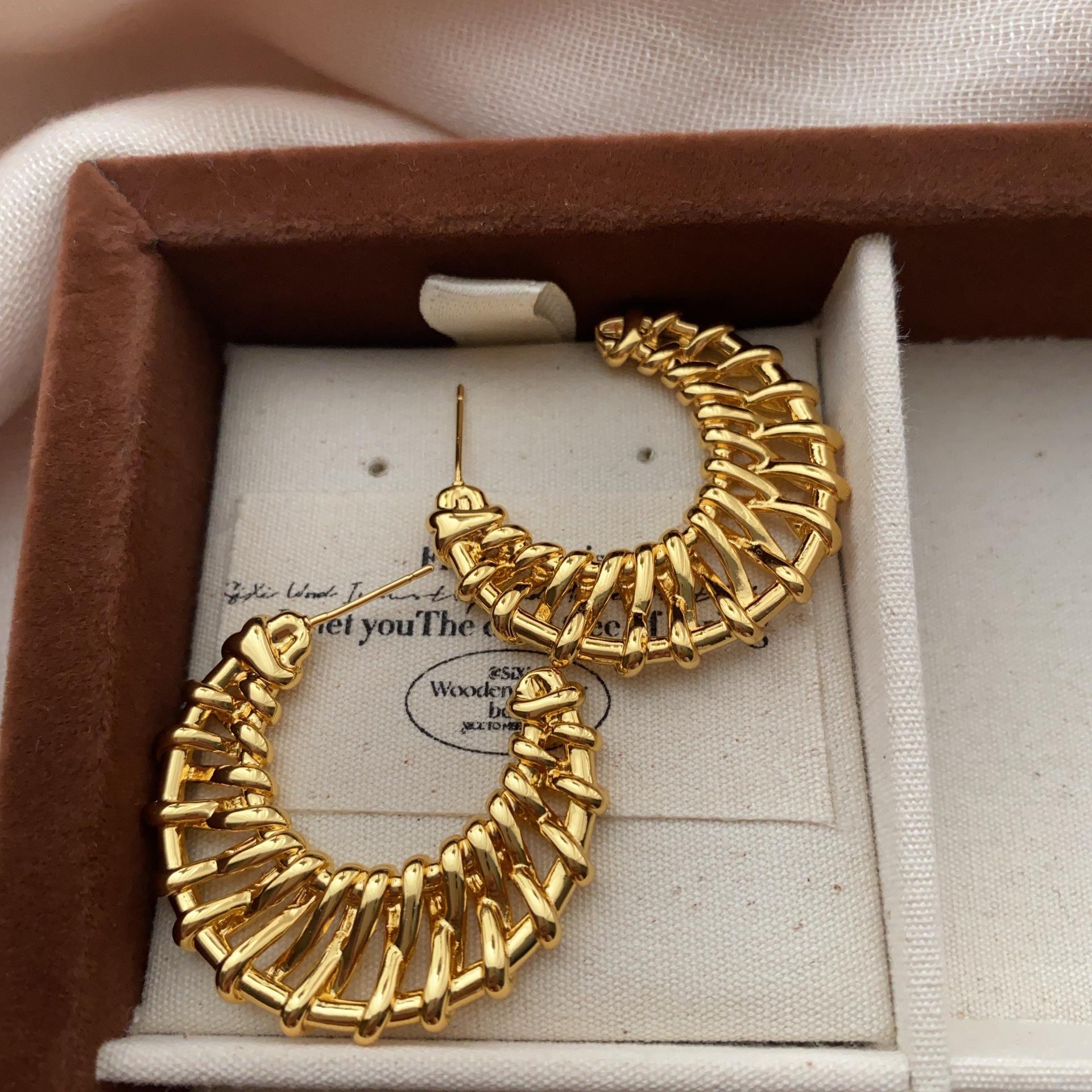 

Уникальные плетеные текстурные металлические серьги-кольца серьги трехмерные ретро изысканный дизайн серьги