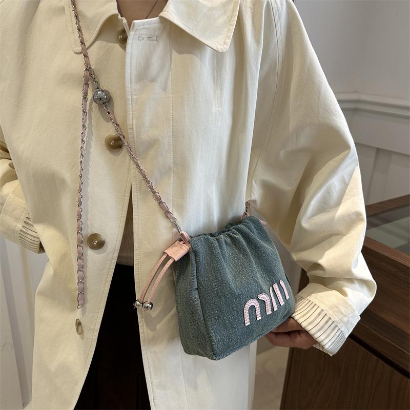 Fashionable and Casual Denim Bucket Bag for Women's New Trendy Shoulder Bag Simple Large Capacity Crossbody Bag