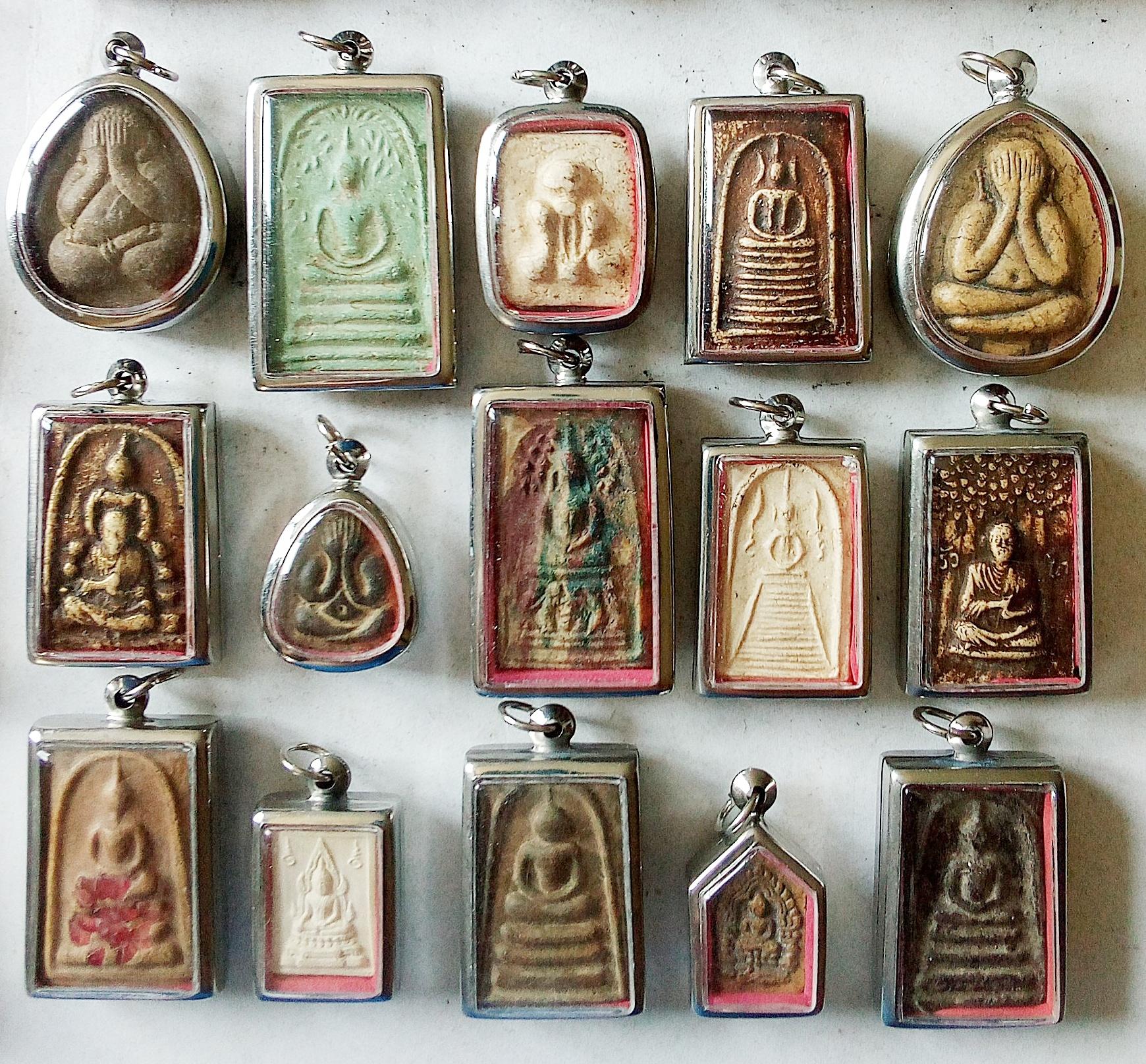 

15 тайських буддійських буддизмів, глиняних амулетів, медальйонів, підвісок, підвісок Set x 15 коричневий