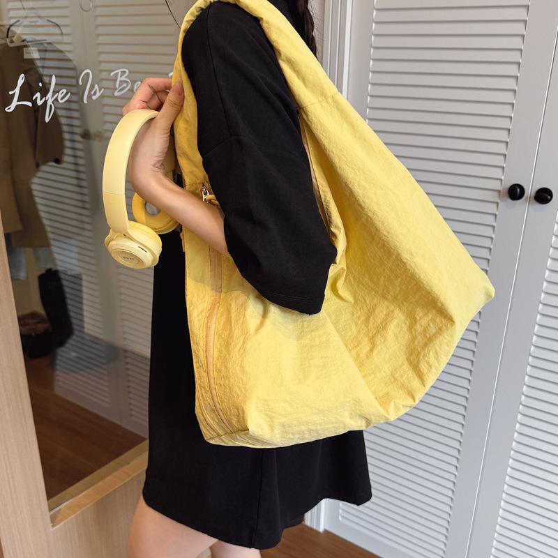 Large Capacity Popular Temperament Underarm Bag 2025 New Fashion Nylon Shoulder Bag Retro Handbag