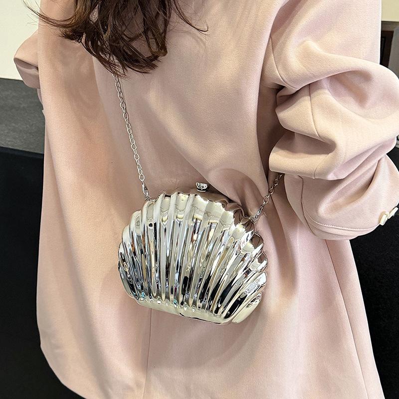 Pvs Metal Shell Bag 2025 New European and American Fashion Diamond Small Fragrant Wind Chain Women's Messenger Mouth Red Envelope