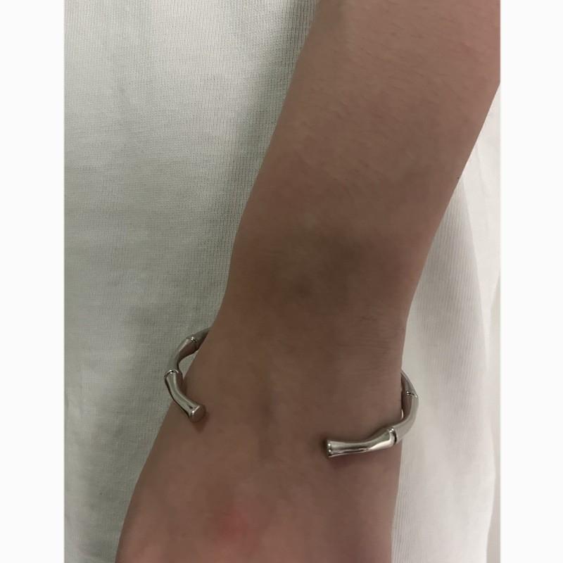 Modern Steel Cshape Bangle Bracelet For Women And Men With Electroplated Finish Fashion Accessory