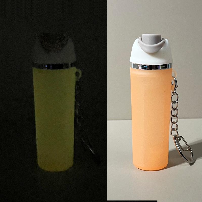 Llavero Copa Rey Hielo: Colgante Stanley versátil para pintalabios o para colgar en la mochila