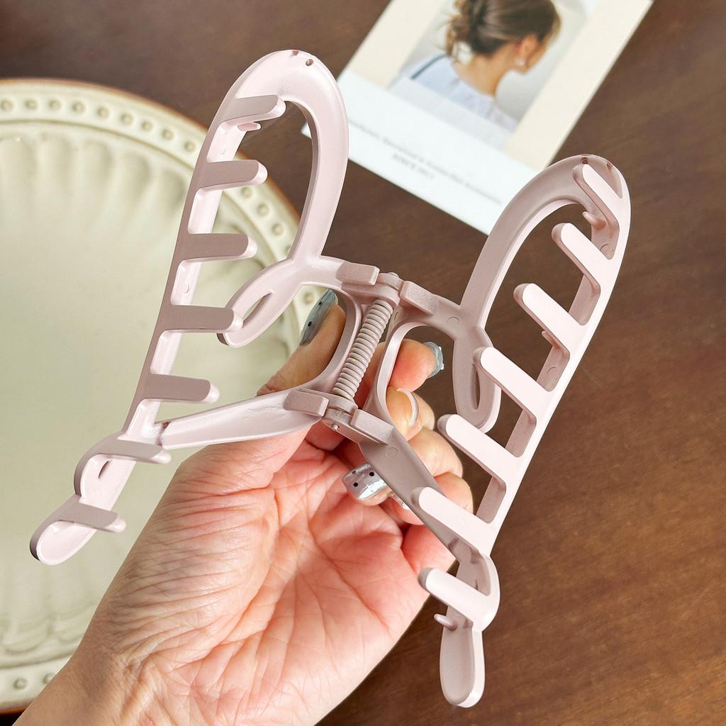 Fashion-forward Large Hair Claw Clips For Women With Elegant Designs Perfect For Every Outfit