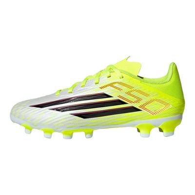 Încălțăminte specială pentru sport – Ghete de fotbal