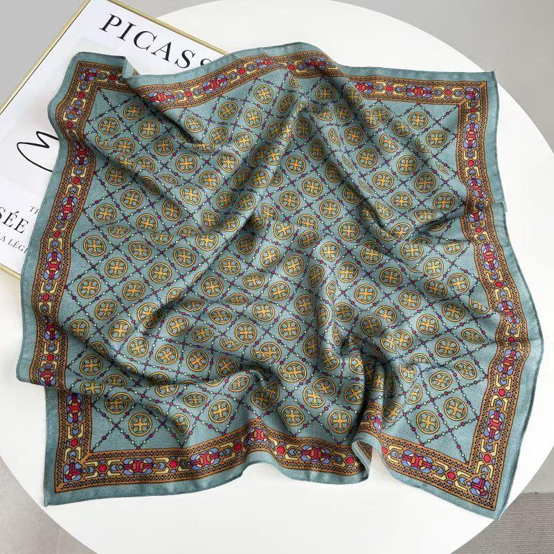 Foulard Quadrato in Seta Stampa Moda Lusso 70*70Cm Fascia Morbida in Raso per Capelli Foulard Cravatta Fascia per Capelli Femminile Foulard Nastro per Borsa