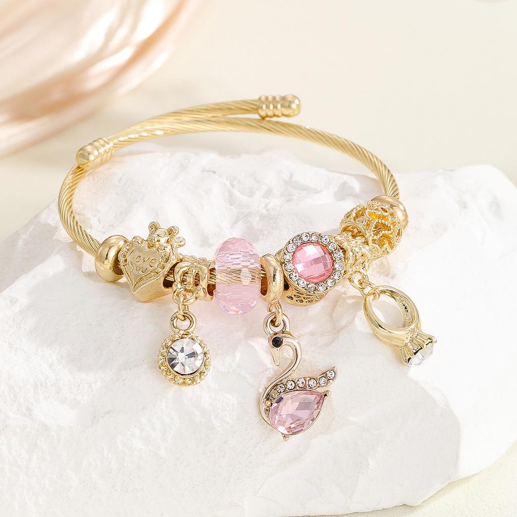 Fashion Sweet High-end Rhinestone Heart Pendant Beaded Bracelet