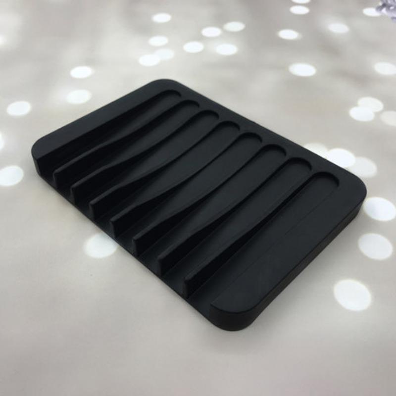 1Pcs High Quality Silicone Self Draining Soap Dishes Innovative Soap Holder Saver Silicone Soap Holder Anti Slip Pad