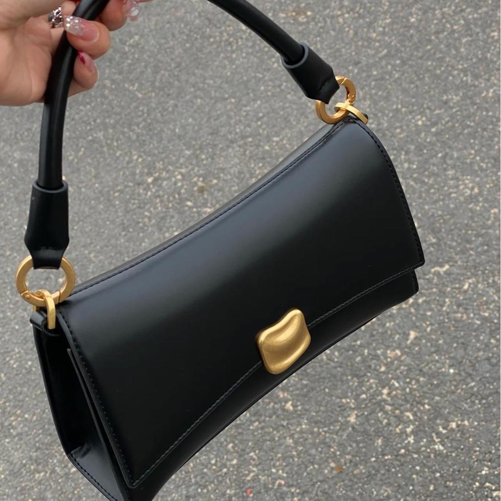 Black Underarm Bag for Women, New High-Quality Texture, Niche Design, Single Shoulder Vintage Handbag, Small Square Bag, Crossbody Bag