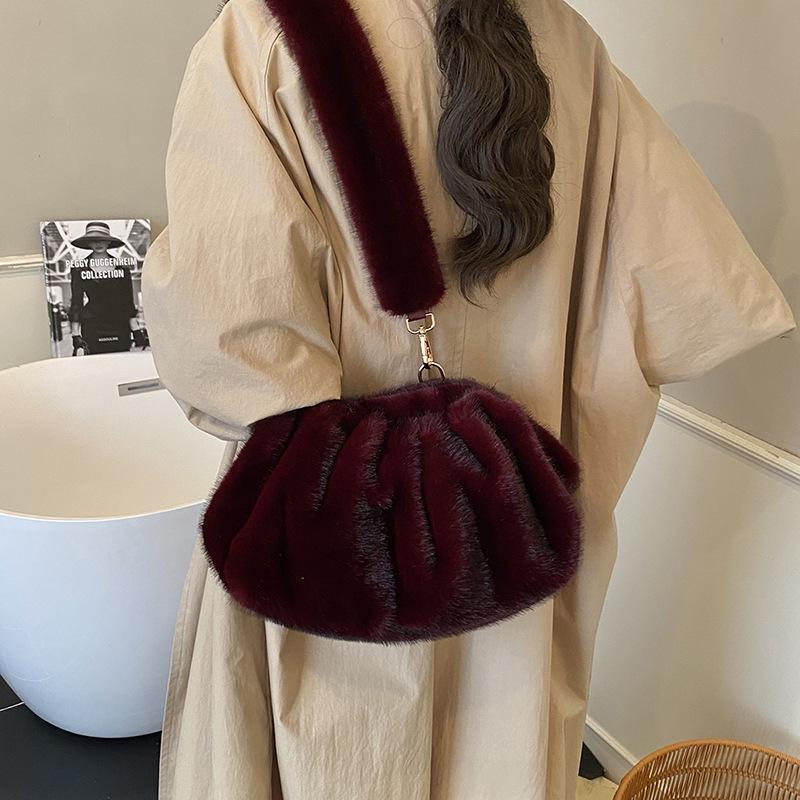 Solid Color Pleated Faux Fur Women's Shoulder Bag Versatile Ladies Plush Crossbody Bag Casual Female Cloud Handbags Clutch Purse